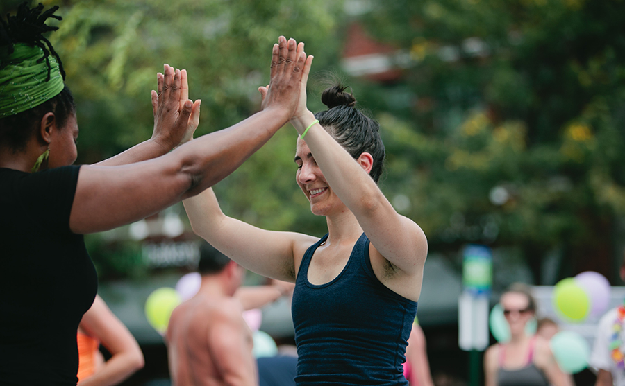 帮助移民家庭融入加拿大社区